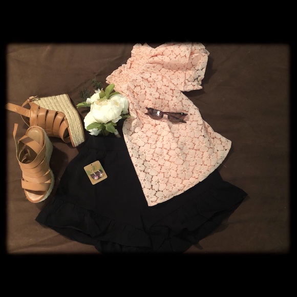 Women’s Off the Shoulders Smocked Lace Top - Picture 2 of 7